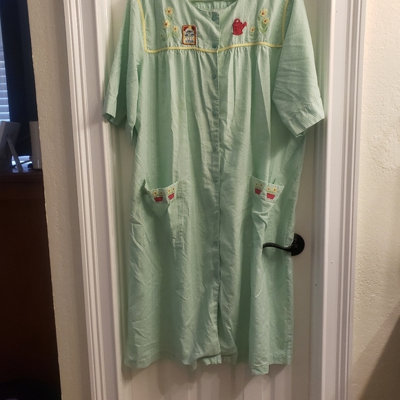 80's Vintage Snap Button House Dress - Picture 10 of 10